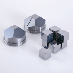 Tool forUltra High Pressure Generator
